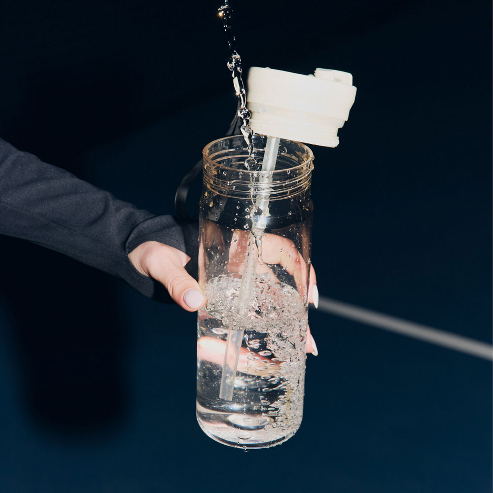 28oz-dualsip-plastic-bottle-x0 bevt0009_contigo_2225975_dualsip_28oz_oatmilkplastic_atf6